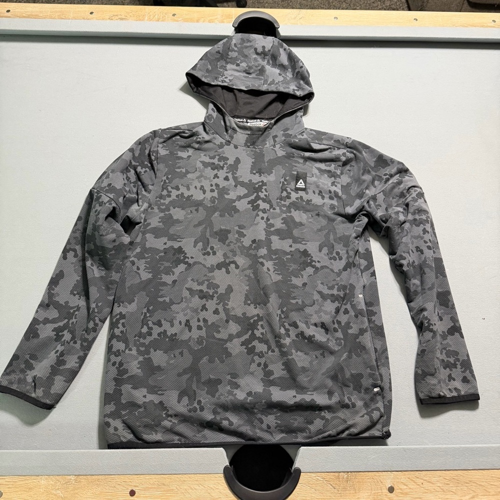 Bundle only! Must be with $15 or more Reebok Charcoal and Black Performance Hood - Picture 1 of 5